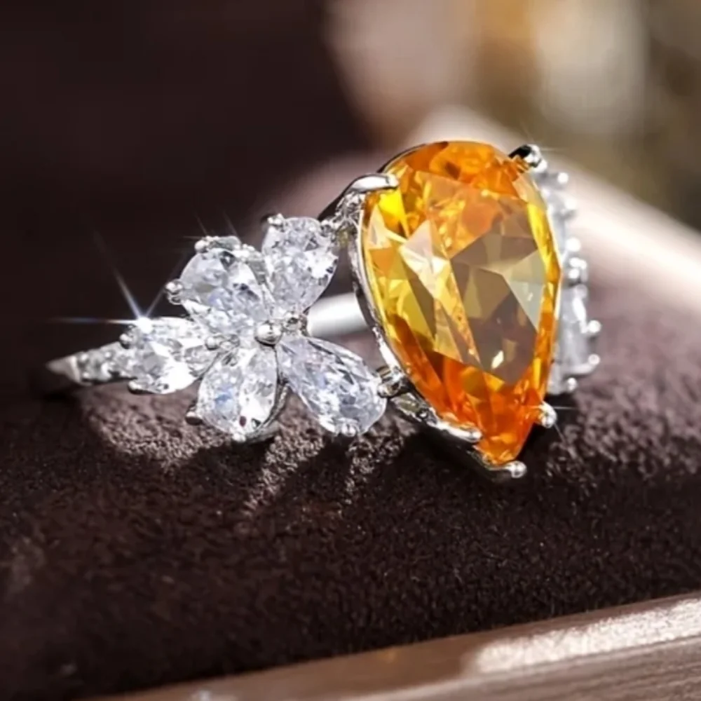 New women's beautiful yellow ring size 8 - Picture 2 of 3